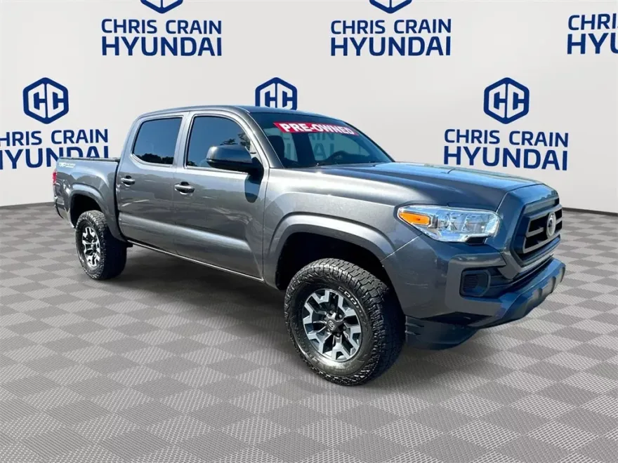 2024 Toyota Tacoma 4x4 LE photo 1