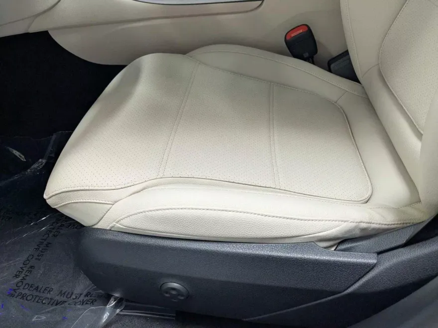 2025 Mercedes Benz C 300 Sedan photo 1