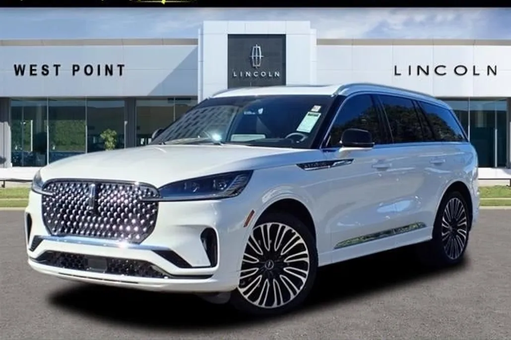 2025 Lincoln Aviator Black Label photo 1