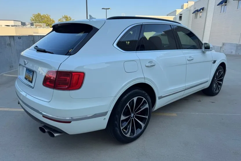 2019 Bentley Bentayga Base photo 1