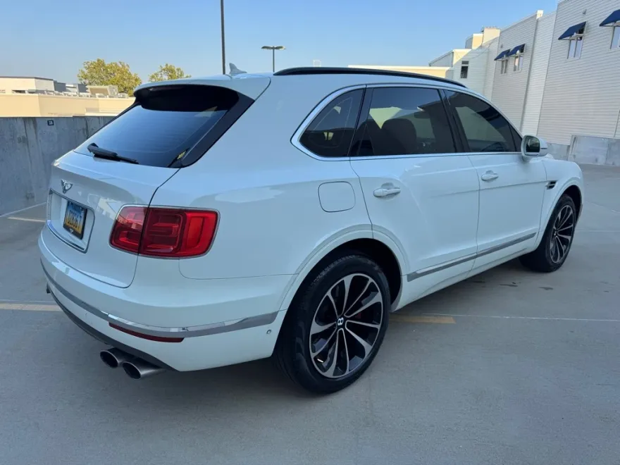 2019 Bentley Bentayga Base photo 1