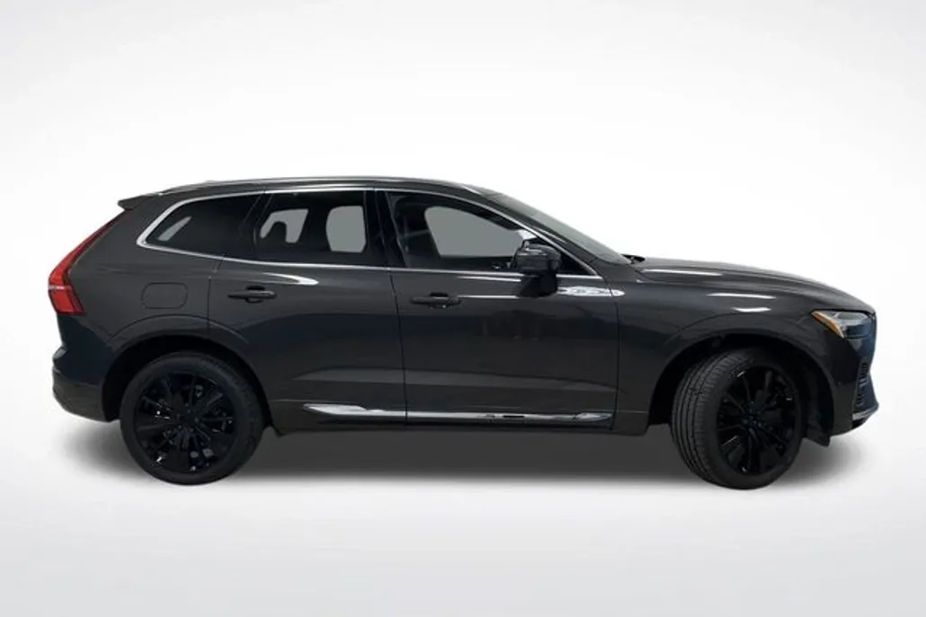 2022 Volvo XC60 Recharge Hybrid T8 Inscription photo 1
