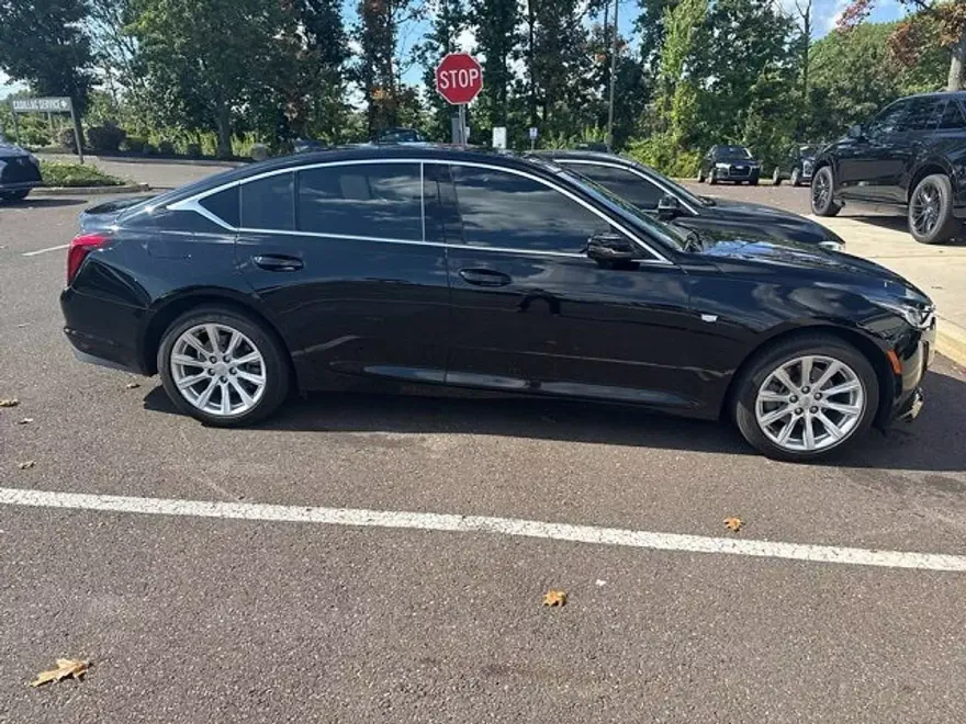 2022 Cadillac CT5 Luxury photo 1