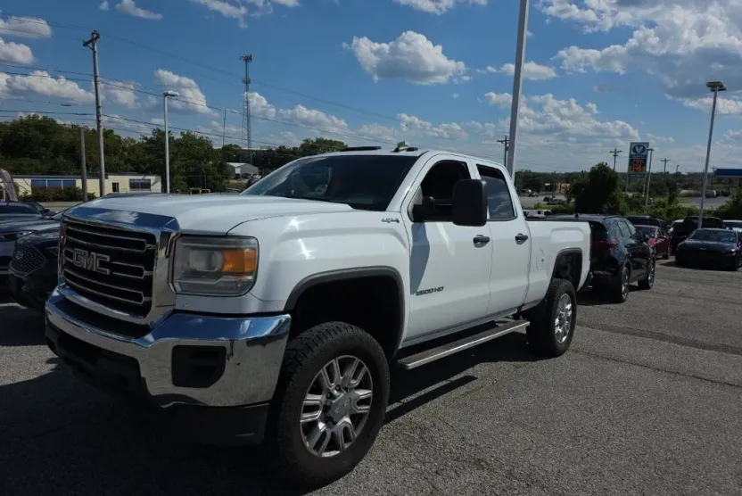 2016 Gmc Sierra Base photo 1