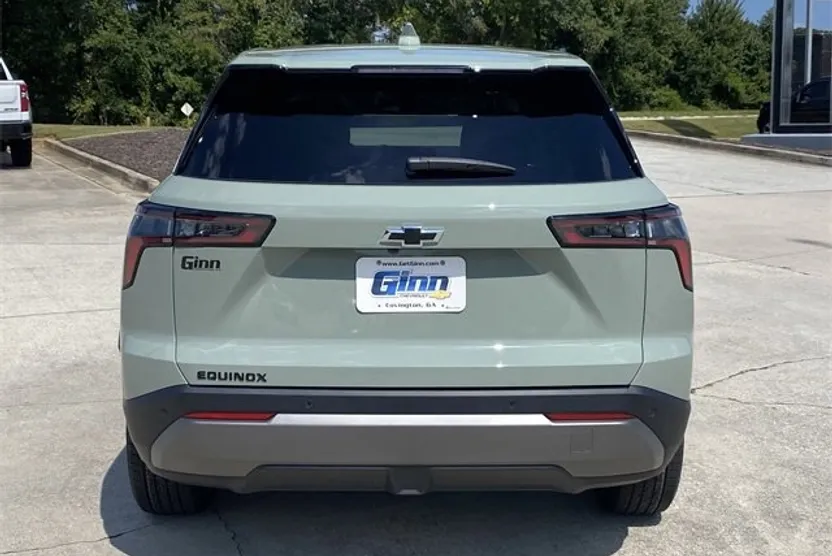 2026 Chevrolet Equinox LT photo 1