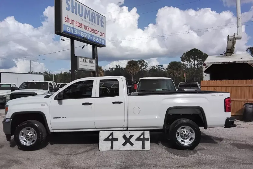 2015 Chevrolet Silverado 2500HD LT photo 1