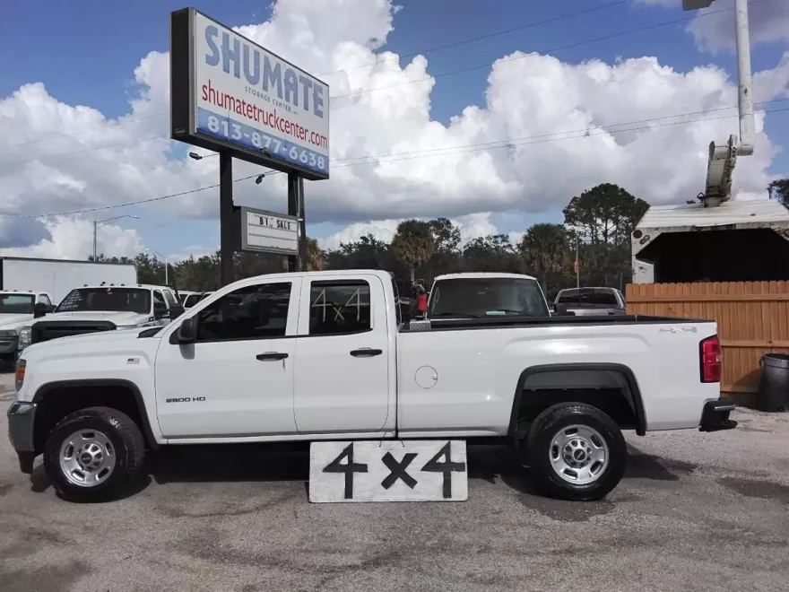 2015 Chevrolet Silverado 2500HD LT photo 1