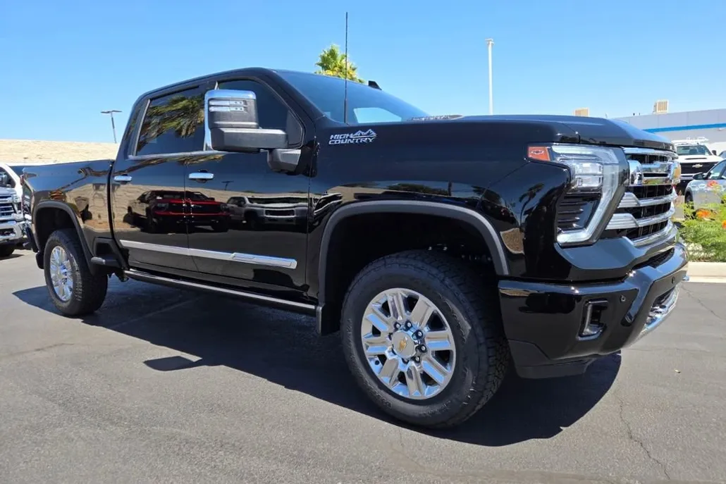 2025 Chevrolet Silverado 2500HD High Country photo 1