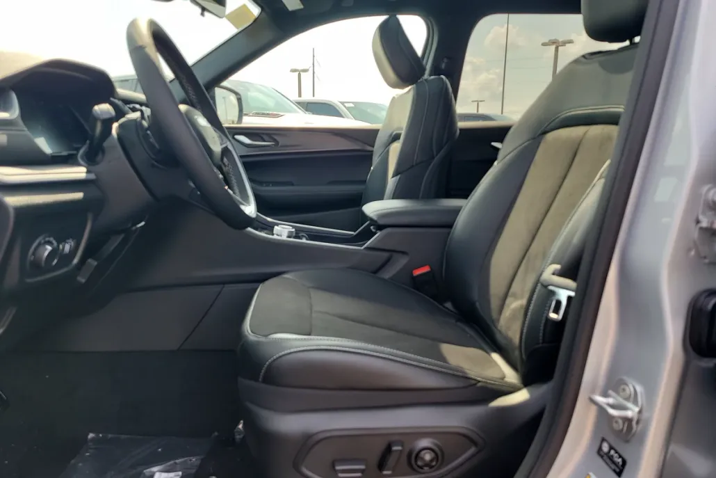 2025 Jeep Grand Cherokee Altitude X photo 1