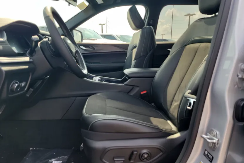 2025 Jeep Grand Cherokee Altitude X photo 1