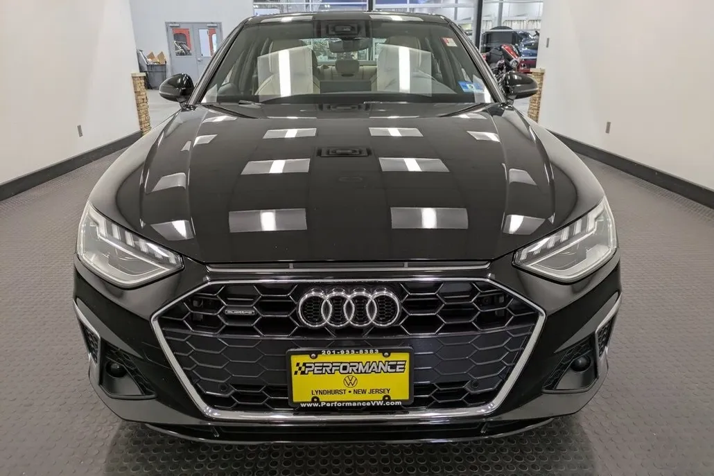 2020 Audi A4 45 Premium Plus photo 1