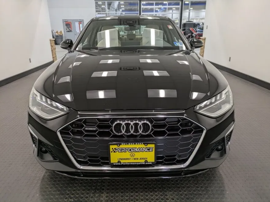 2020 Audi A4 45 Premium Plus photo 1
