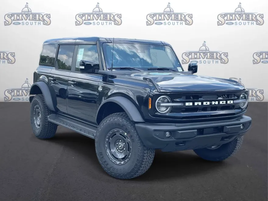 2025 Ford Bronco Outer Banks photo 1