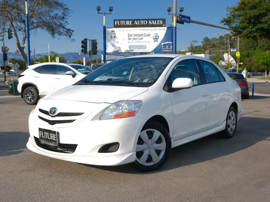 2007 Toyota Yaris S photo 1