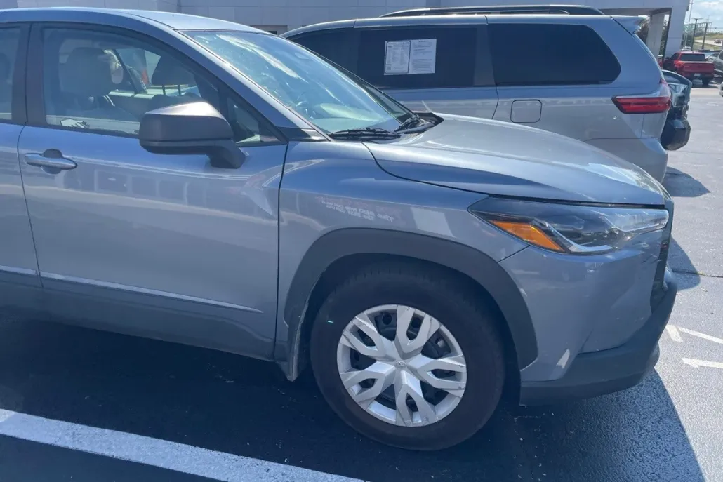 2023 Toyota Corolla Cross L photo 1