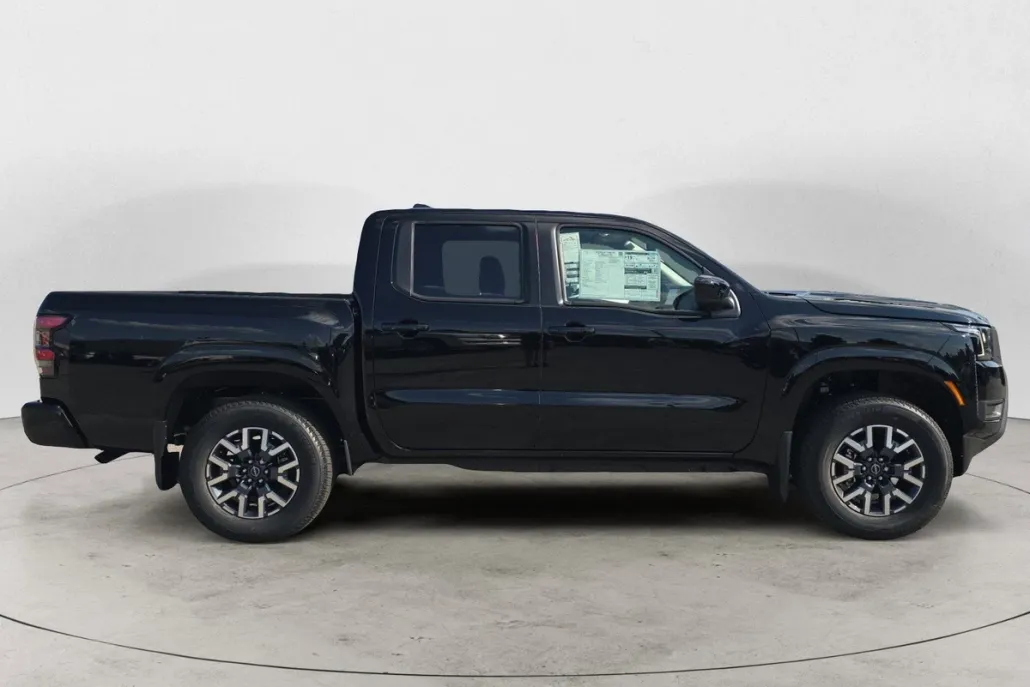 2026 Nissan Frontier SV photo 1
