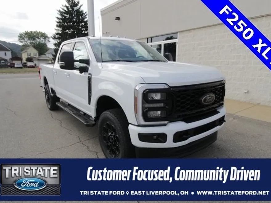 2025 Ford F-250 photo 1