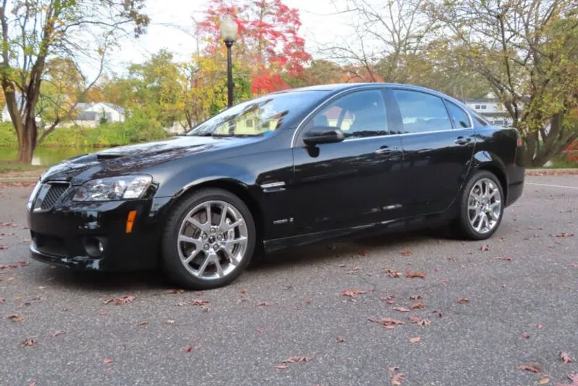 2009 Pontiac G8 GXP photo 1