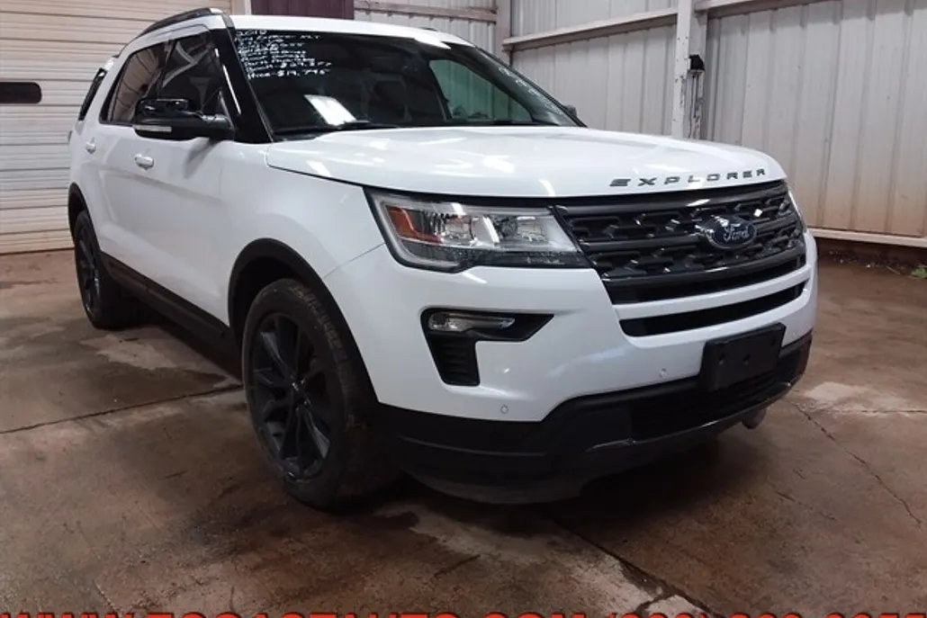 2018 Ford Explorer XLT photo 1