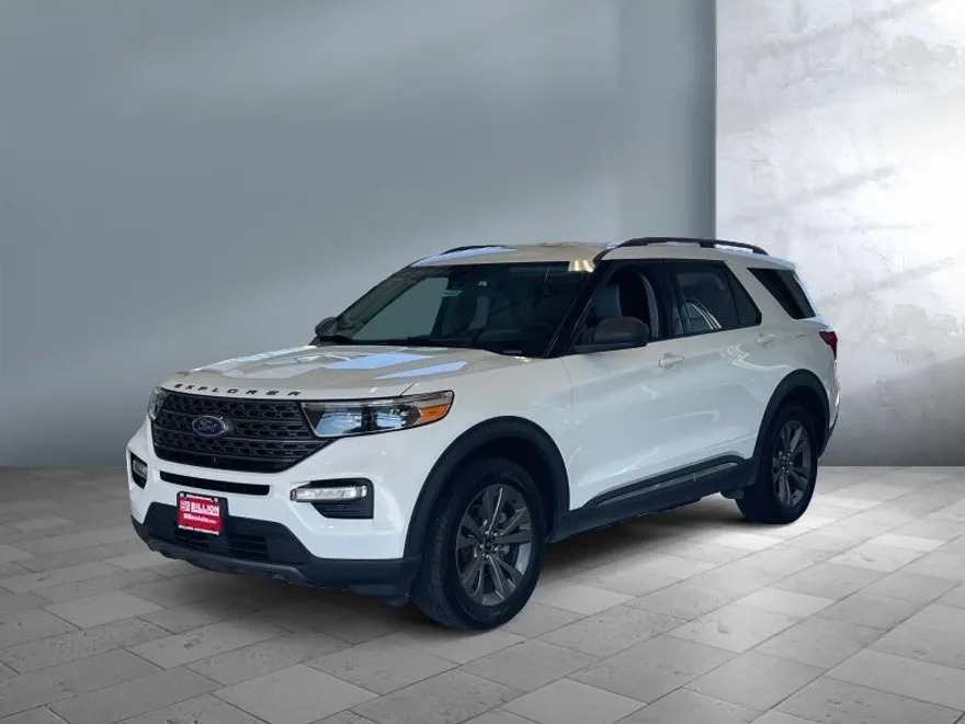 2021 Ford Explorer XLT photo 1