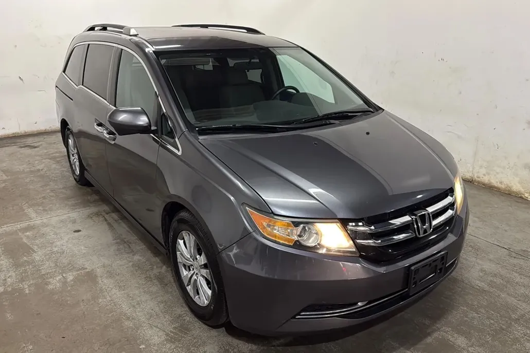 2016 Honda Odyssey EX photo 1