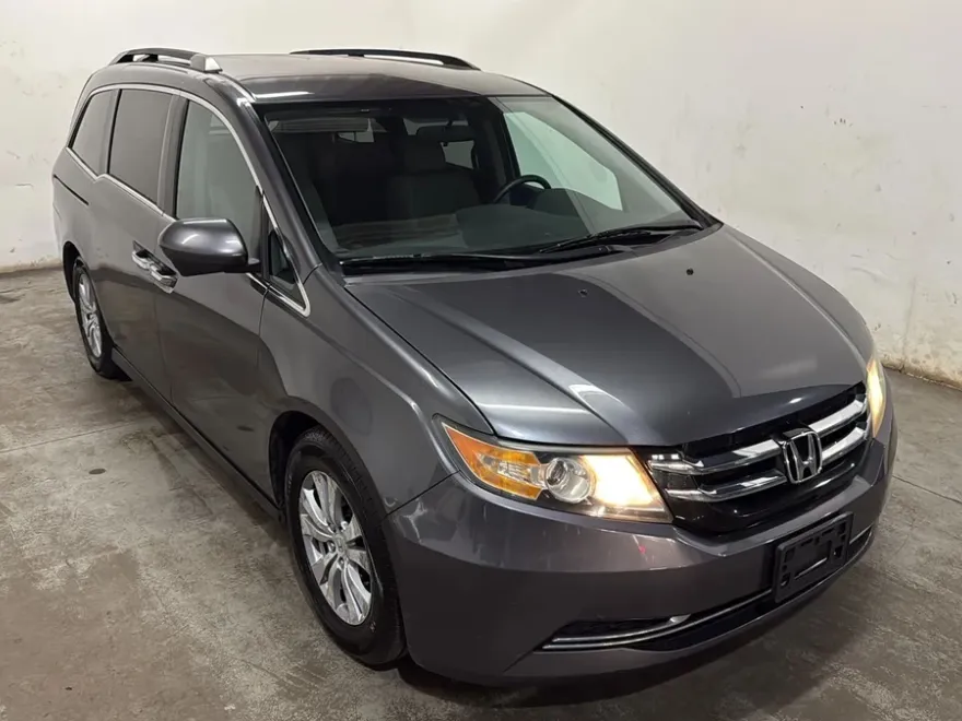 2016 Honda Odyssey EX photo 1
