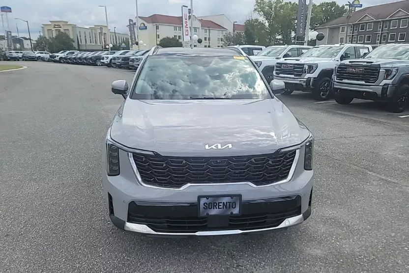 2025 Kia Sorento SX photo 1
