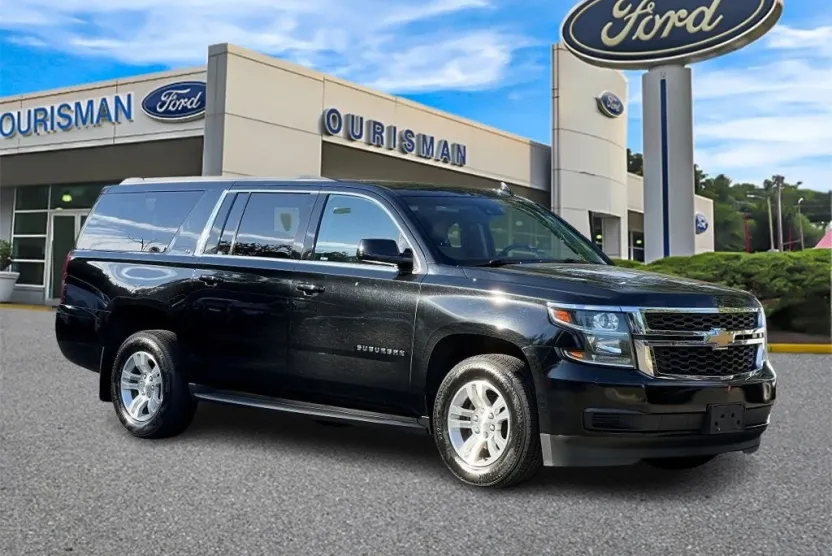 2019 Chevrolet Suburban LT photo 1