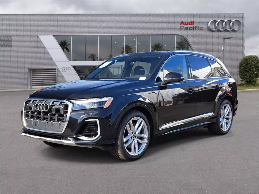 2025 Audi Q7 55 Premium Plus photo 1
