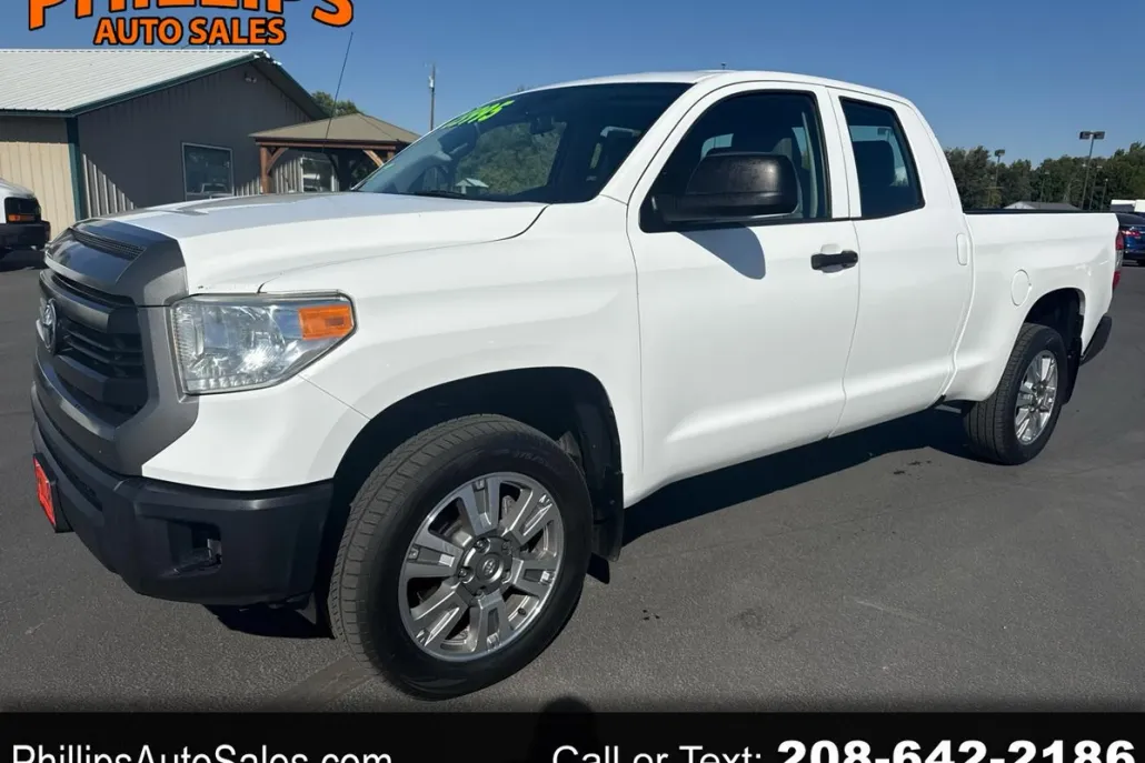 2017 Toyota Tundra SR Double Cab photo 1