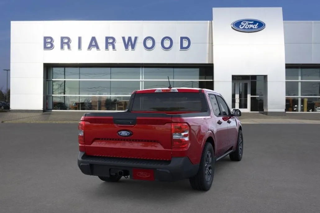 2025 Ford Maverick XLT photo 1