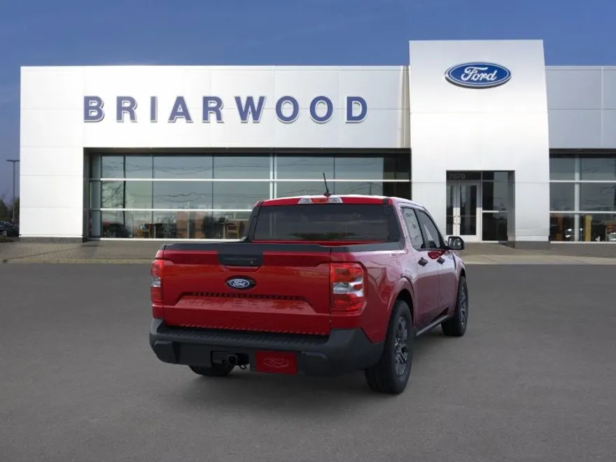 2025 Ford Maverick XLT photo 1