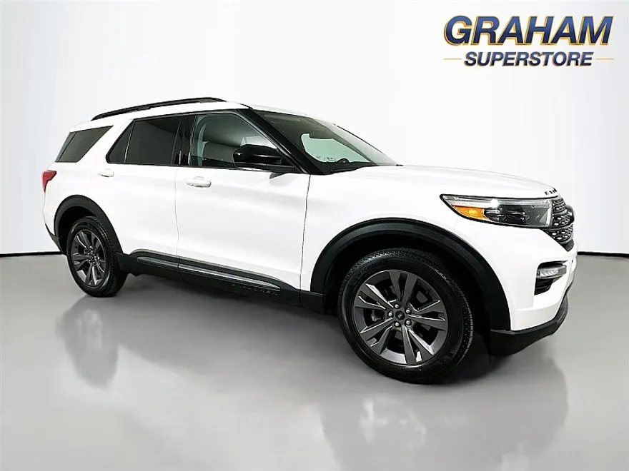 2022 Ford Explorer XLT photo 1