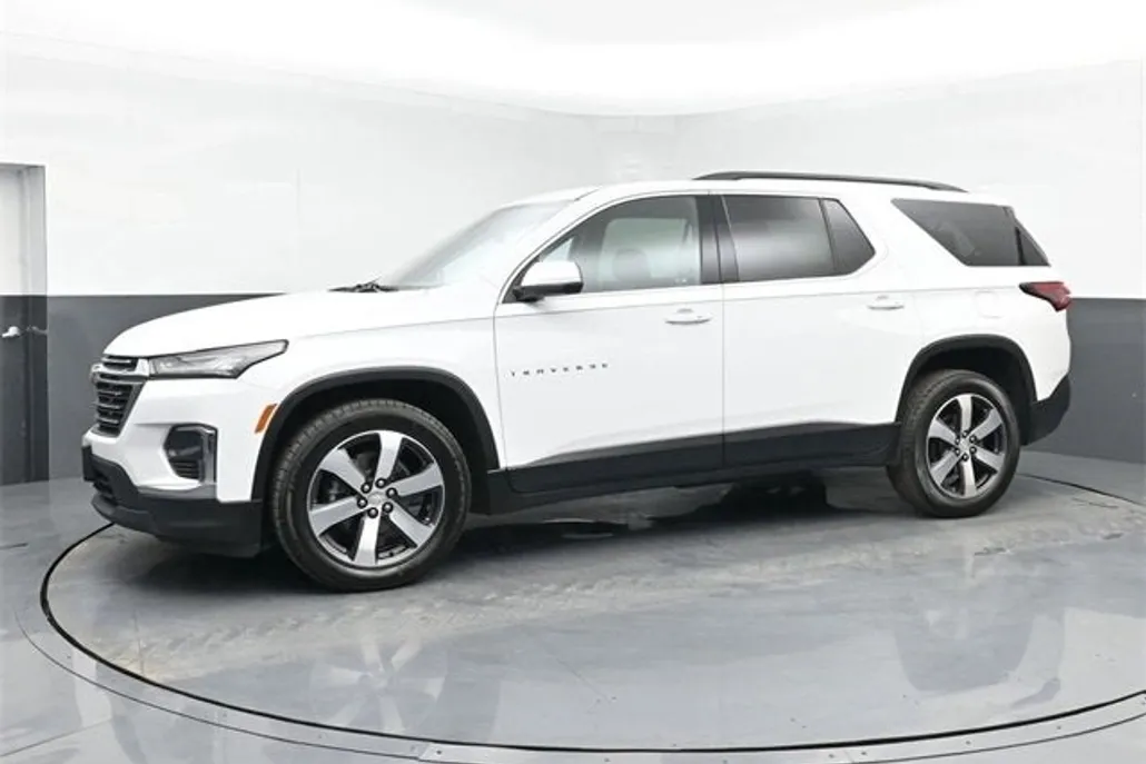 2022 Chevrolet Traverse Leather photo 1