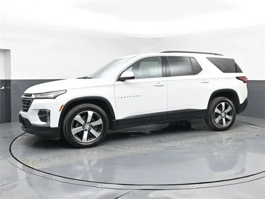2022 Chevrolet Traverse Leather photo 1
