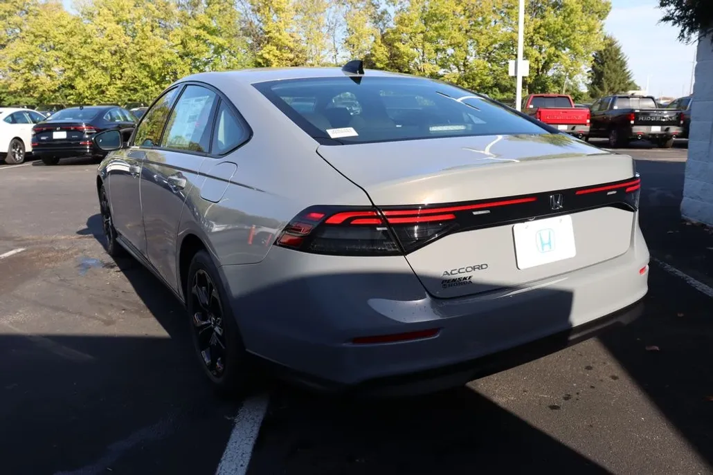 2025 Honda Accord SE photo 1