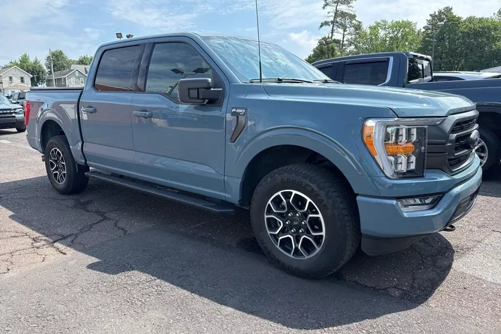 2023 Ford F-150 XLT photo 1
