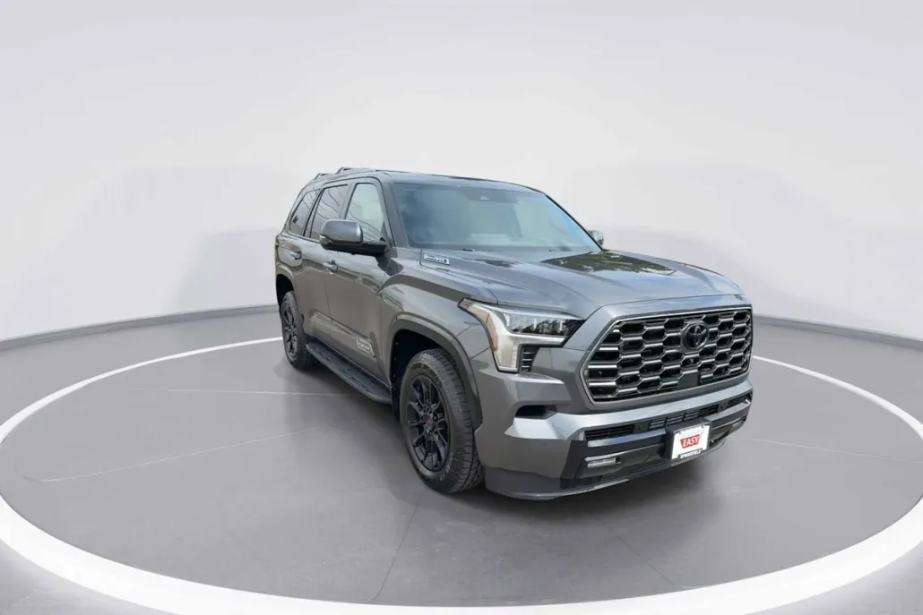 2025 Toyota Sequoia Platinum photo 1