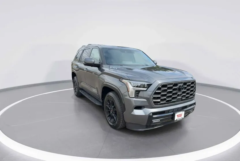 2025 Toyota Sequoia Platinum photo 1
