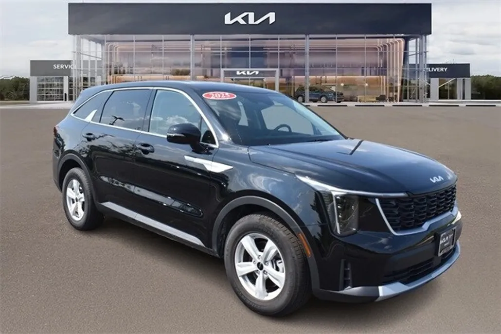 2025 Kia Sorento LX photo 1