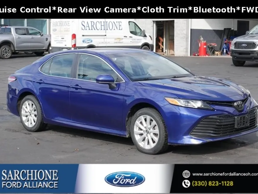 2018 Toyota Camry LE photo 1