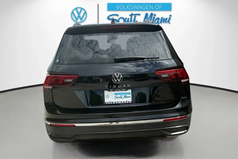 2023 Volkswagen Tiguan S photo 1