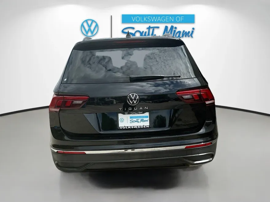 2023 Volkswagen Tiguan S photo 1