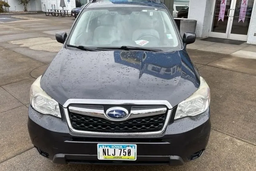 2015 Subaru Forester 2.5i Premium photo 1