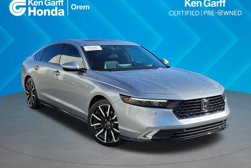 2023 Honda Accord Hybrid Touring photo 1
