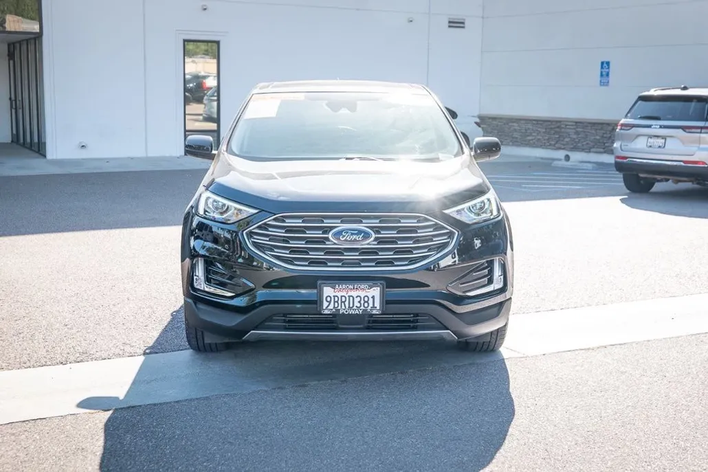 2022 Ford Edge SEL photo 1