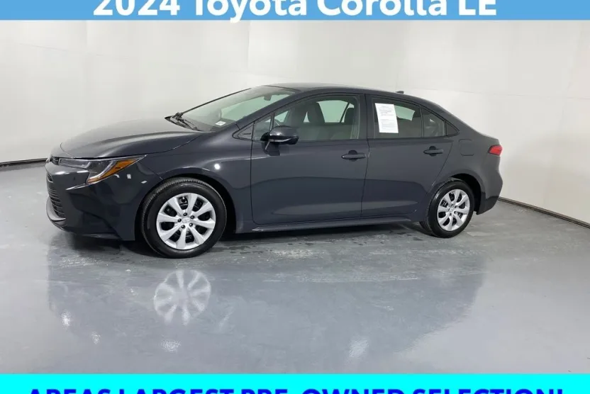 2024 Toyota Corolla LE photo 1
