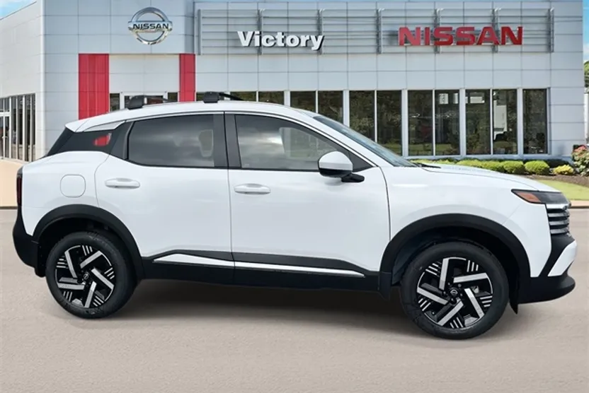 2025 Nissan Kicks SV photo 1