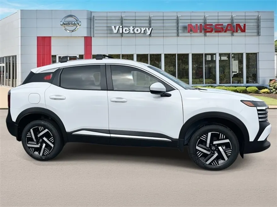 2025 Nissan Kicks SV photo 1