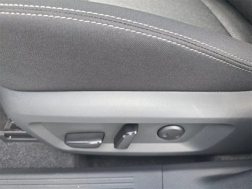 2026 Nissan Rogue SV photo 1